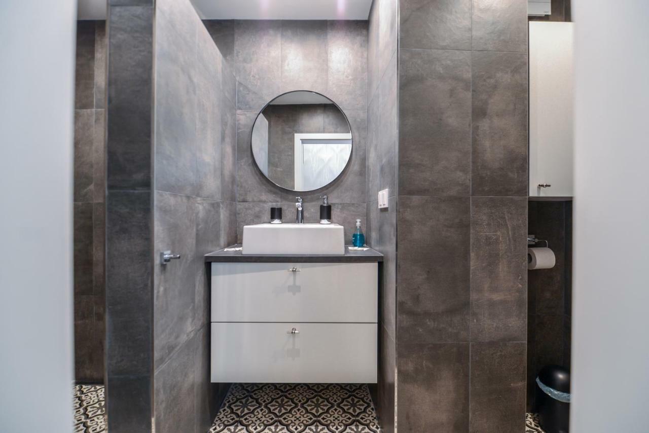 66 Apartment - Stylish Two Bedroom In Lozenets District By Flat Mаnager Sofía Exterior foto