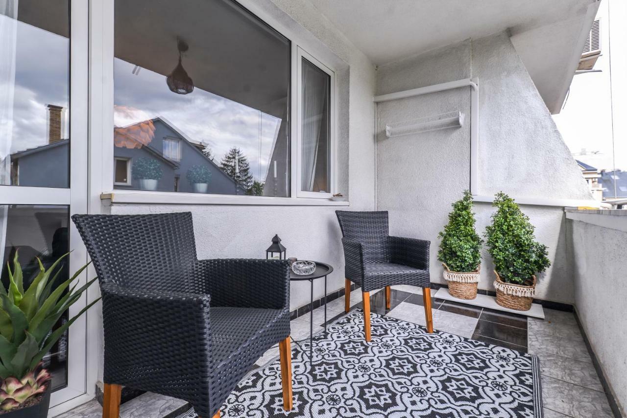 66 Apartment - Stylish Two Bedroom In Lozenets District By Flat Mаnager Sofía Exterior foto