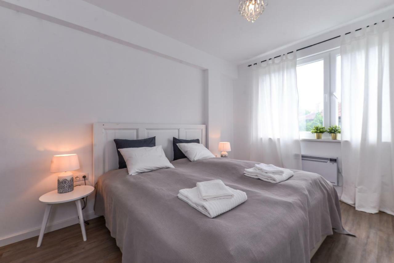 66 Apartment - Stylish Two Bedroom In Lozenets District By Flat Mаnager Sofía Exterior foto