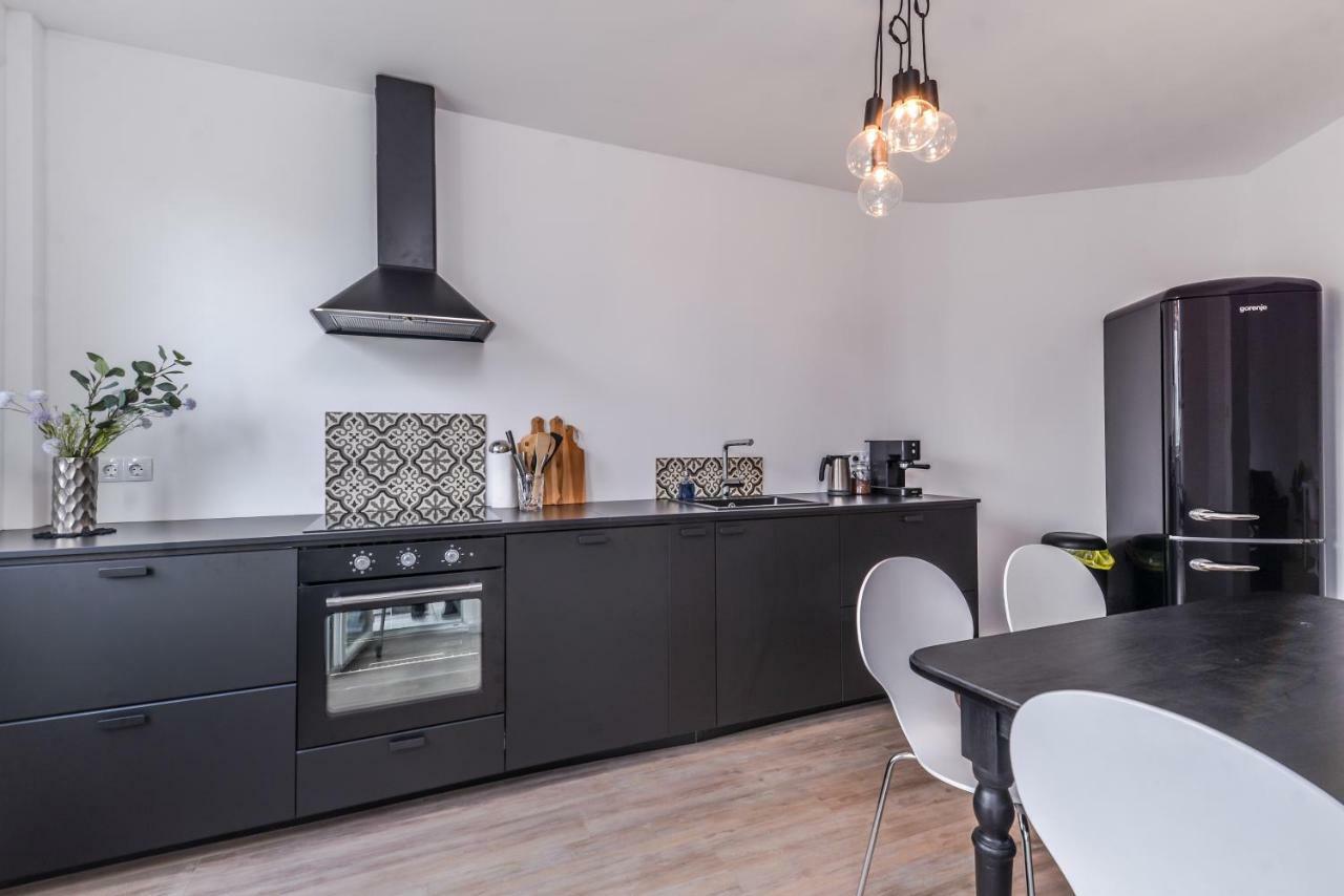 66 Apartment - Stylish Two Bedroom In Lozenets District By Flat Mаnager Sofía Exterior foto