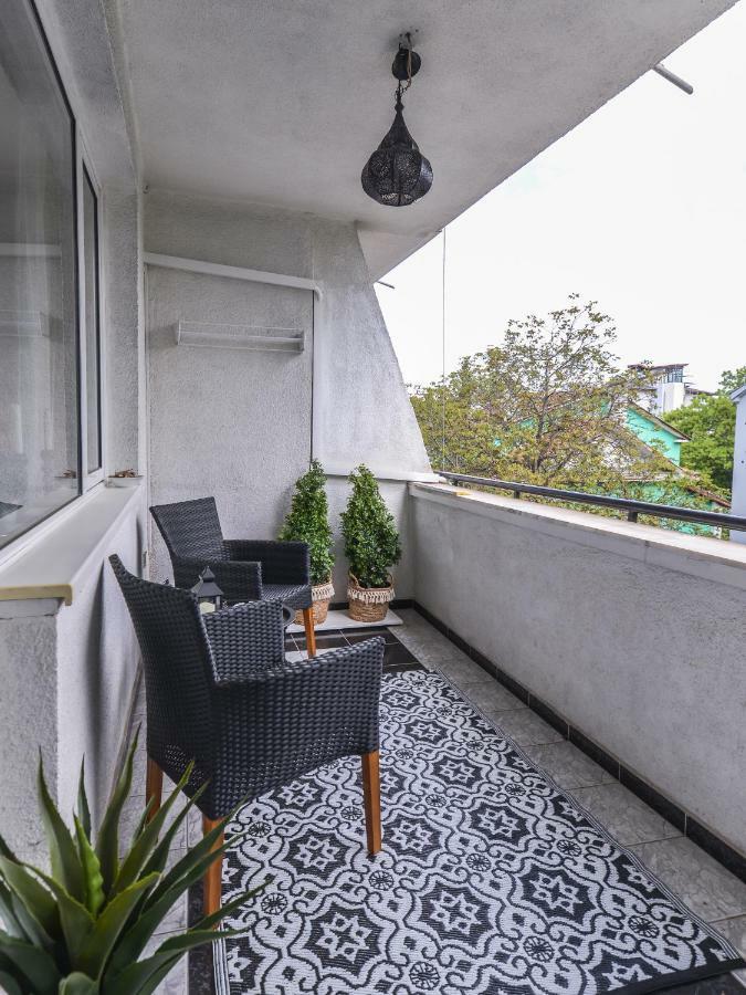 66 Apartment - Stylish Two Bedroom In Lozenets District By Flat Mаnager Sofía Exterior foto