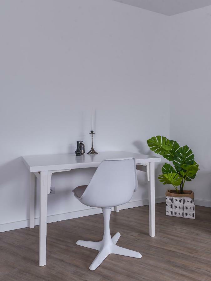 66 Apartment - Stylish Two Bedroom In Lozenets District By Flat Mаnager Sofía Exterior foto